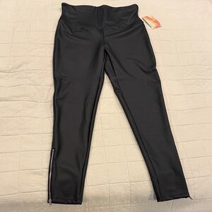 Yummie NWT Black High-Waisted Women's Pants